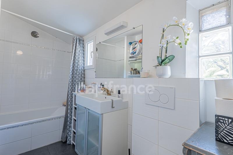 Demeure - 210 m² - 7 pièces