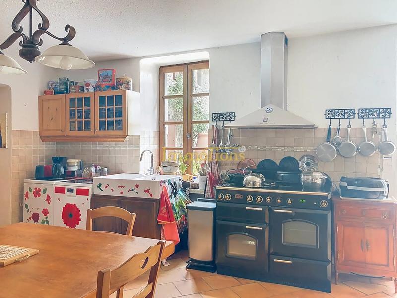 Maison - 354 m² - 12 pièces