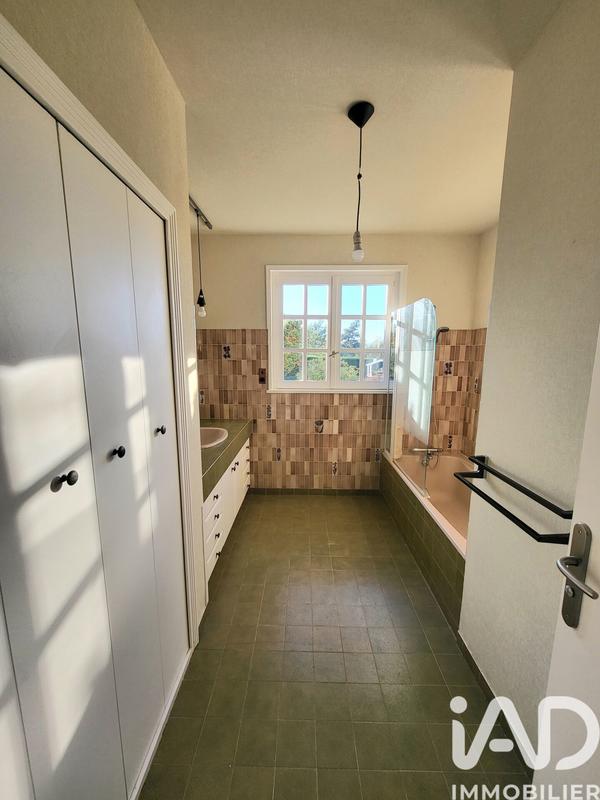 Maison - 250 m² - 8 pièces