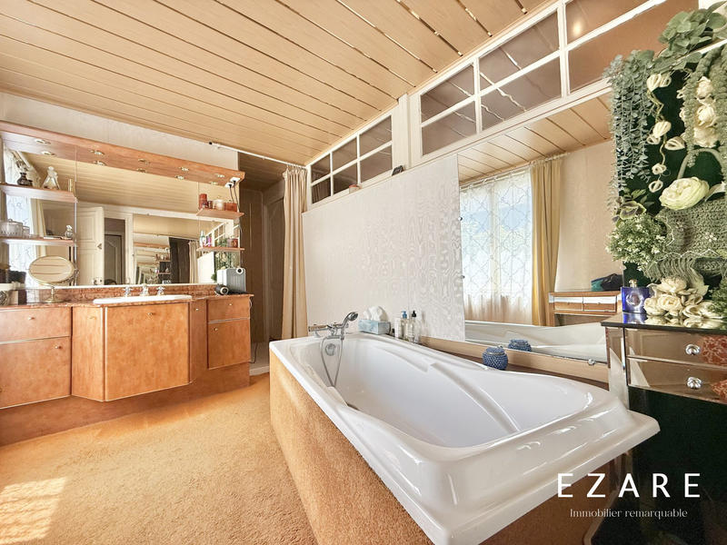 Maison - 470 m² - 15 pièces