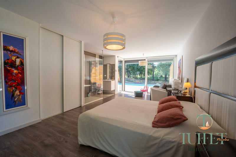 Villa - 238 m² - 5 pièces