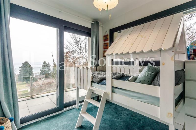 Maison - 230 m² - 6 pièces