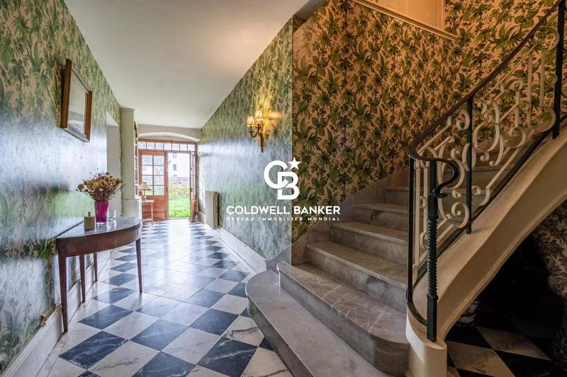 Maison - 554 m² - 15 pièces