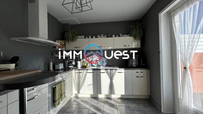 Maison - 93 m² - 4 pièces