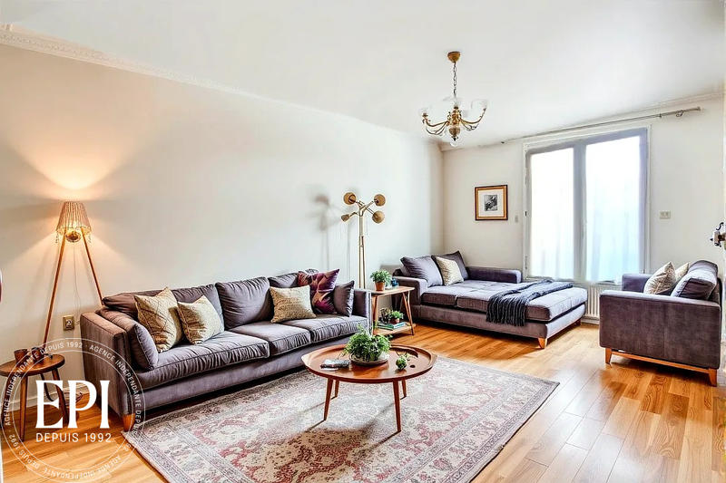 Maison - 95 m² - 5 pièces