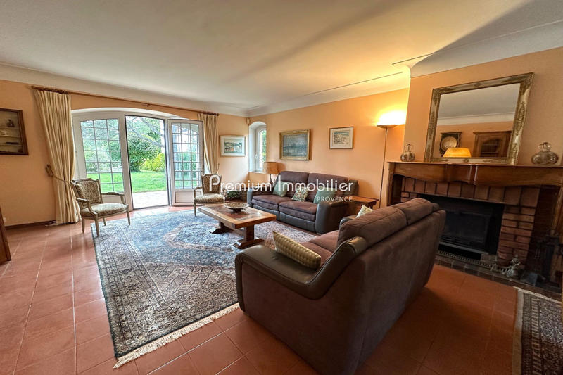 Maison - 284 m² - 8 pièces