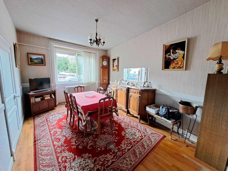 Maison - 208 m² - 8 pièces