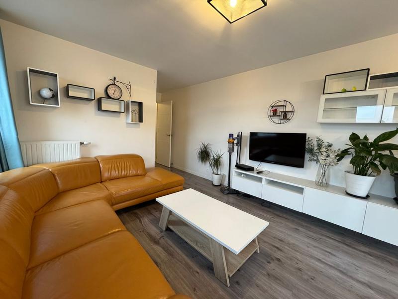 Appartement - 93 m² - 6 pièces