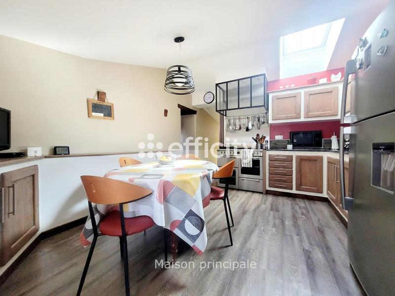 Maison - 266 m² - 6 pièces