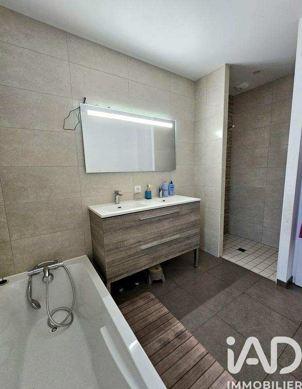 Maison - 93 m² - 5 pièces