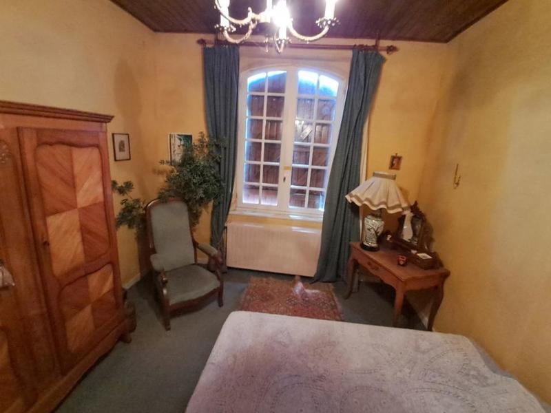 Propriété - 201 m² - 8 pièces