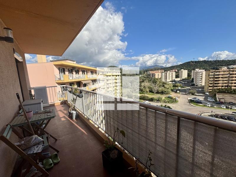 Appartement - 82 m² - 3 pièces