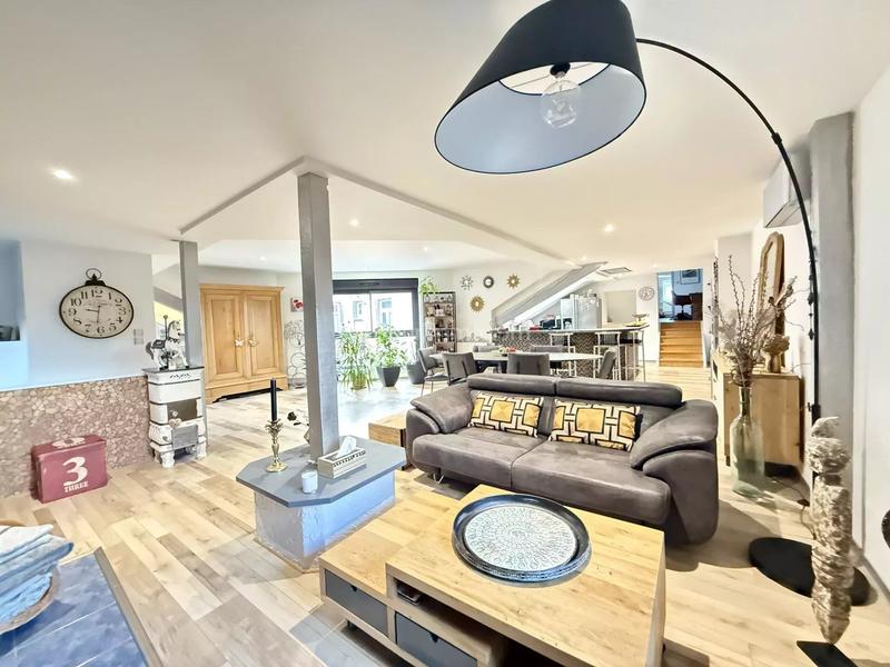 Appartement - 135 m² - 6 pièces