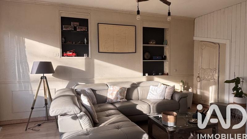 Maison - 233 m² - 10 pièces