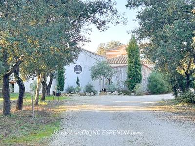 Maison - 210 m² - 8 pièces