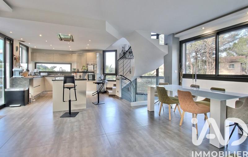 Maison - 150 m² - 5 pièces