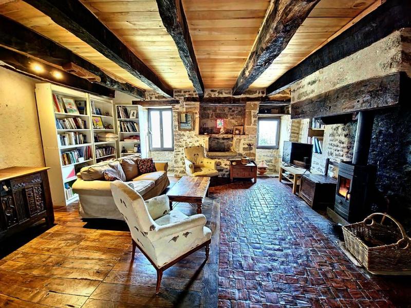 Maison - 225 m² - 9 pièces