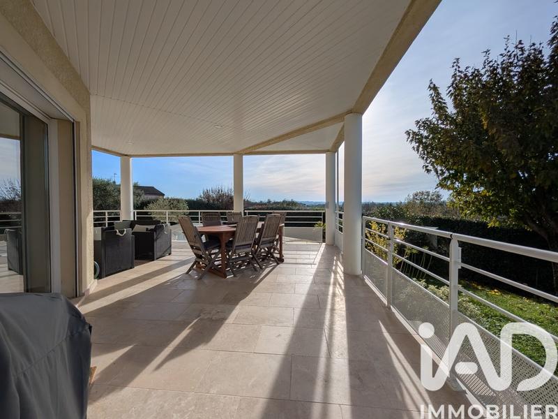 Maison de maîtres - 300 m² - 10 pièces