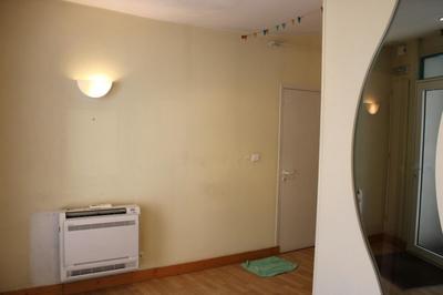 Local commercial - 45 m² - 4 pièces