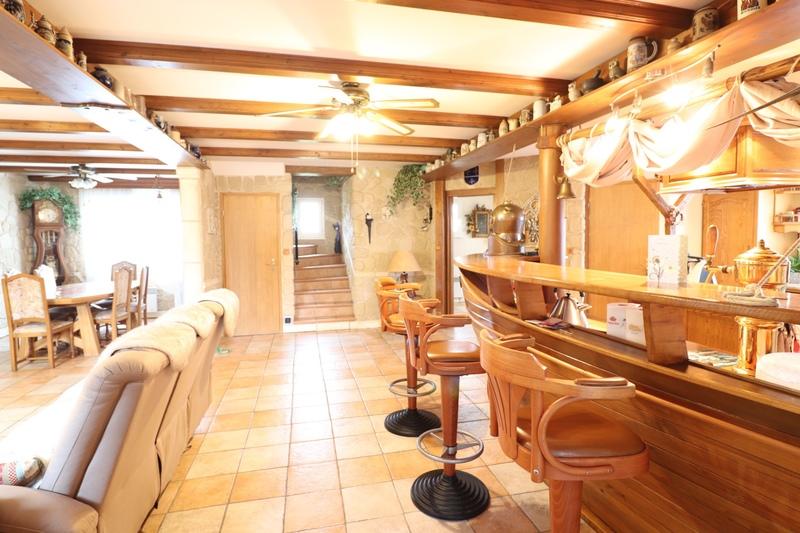 Maison - 251 m² - 6 pièces