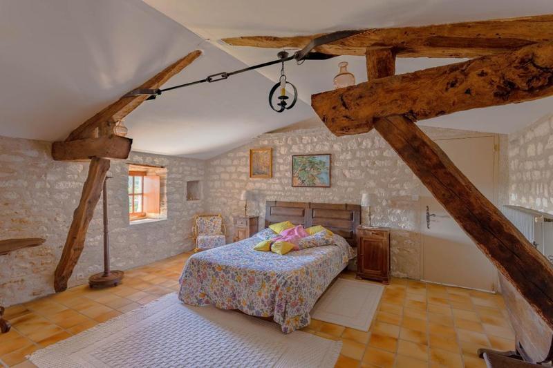 Maison en pierre - 192 m² - 6 pièces