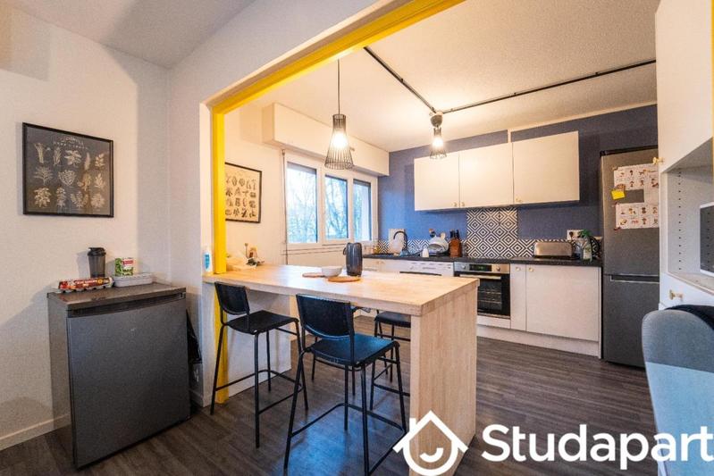 Chambre - 11 m² - 1 pièce