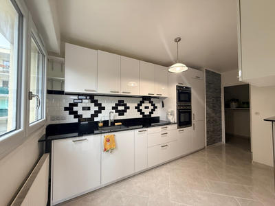 Appartement - 75 m² - 3 pièces