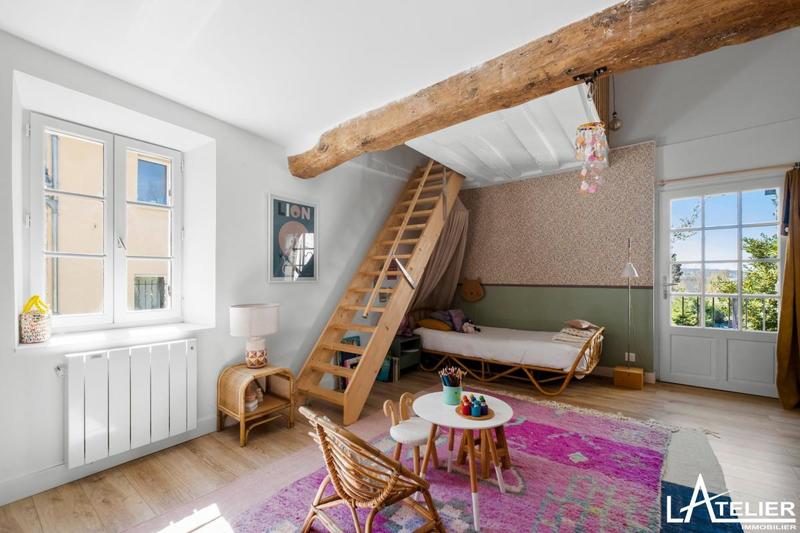 Maison - 258 m² - 10 pièces