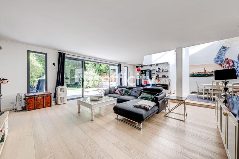 Maison de ville - 335 m² - 7 pièces