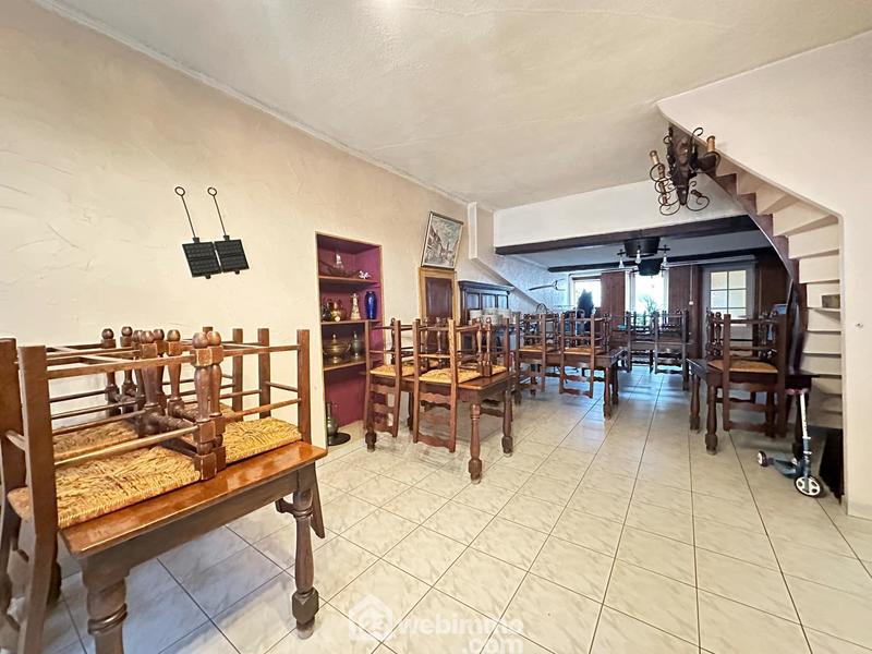 Maison - 305 m² - 12 pièces