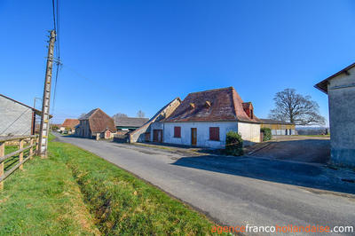 Propriété - 180 m² - 9 pièces