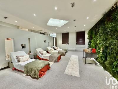 Local commercial - 221 m²