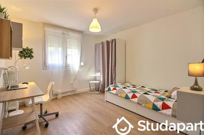 Chambre - 10 m² - 1 pièce