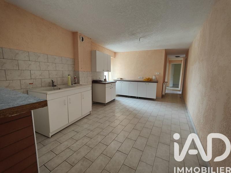 Maison - 228 m² - 11 pièces
