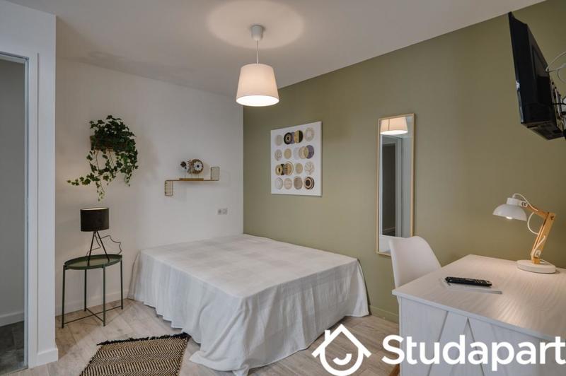 Chambre - 11 m² - 1 pièce