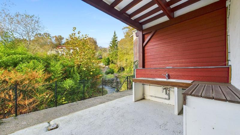 Maison - 200 m² - 9 pièces