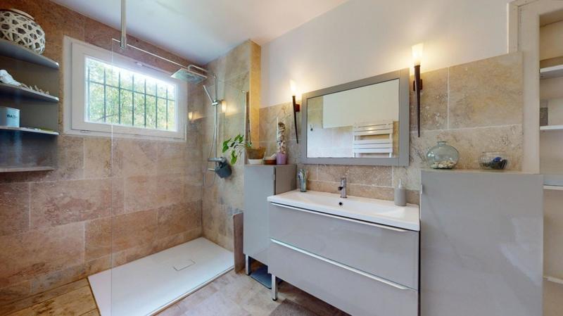 Maison - 212 m² - 6 pièces