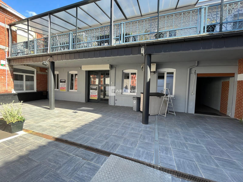 Local commercial - 303 m² - 1 pièce