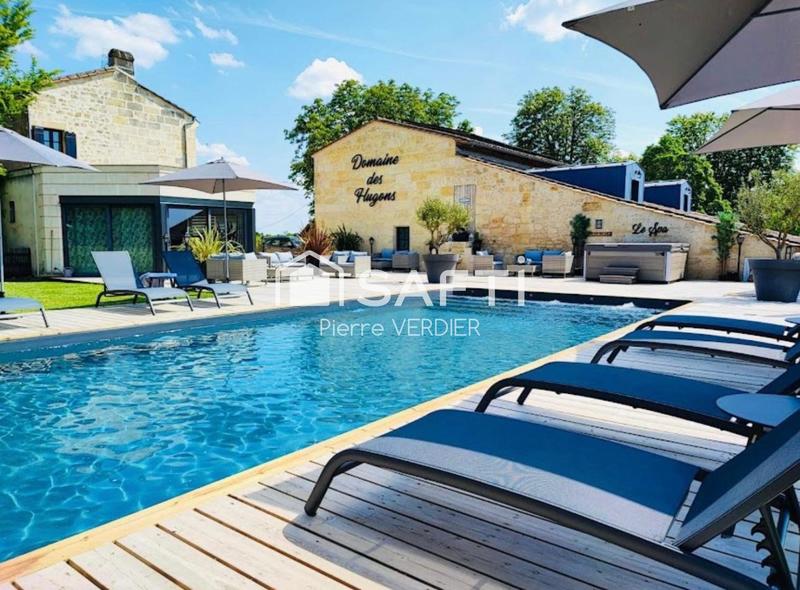 Maison - 500 m² - 16 pièces