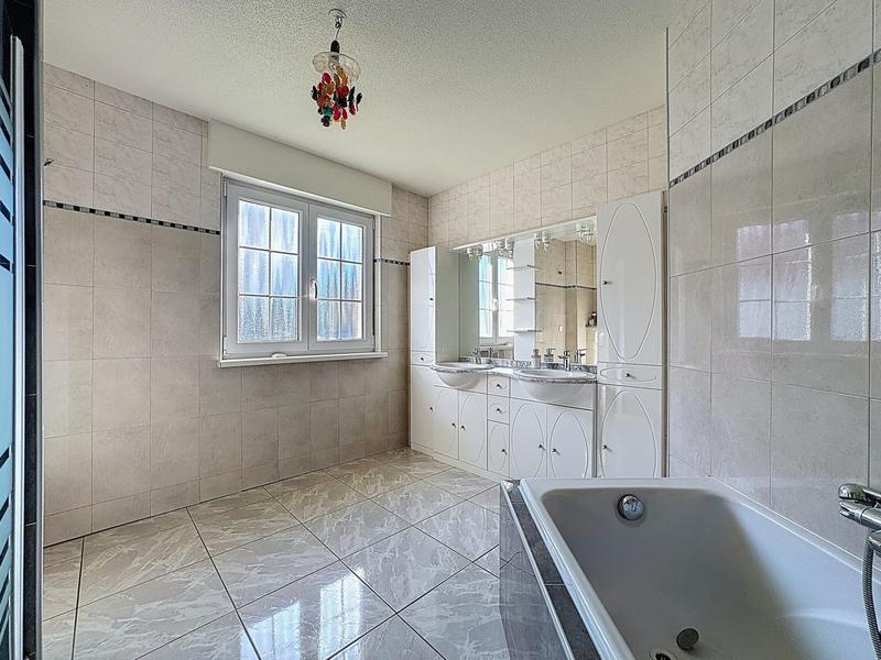 Maison - 193 m² - 7 pièces