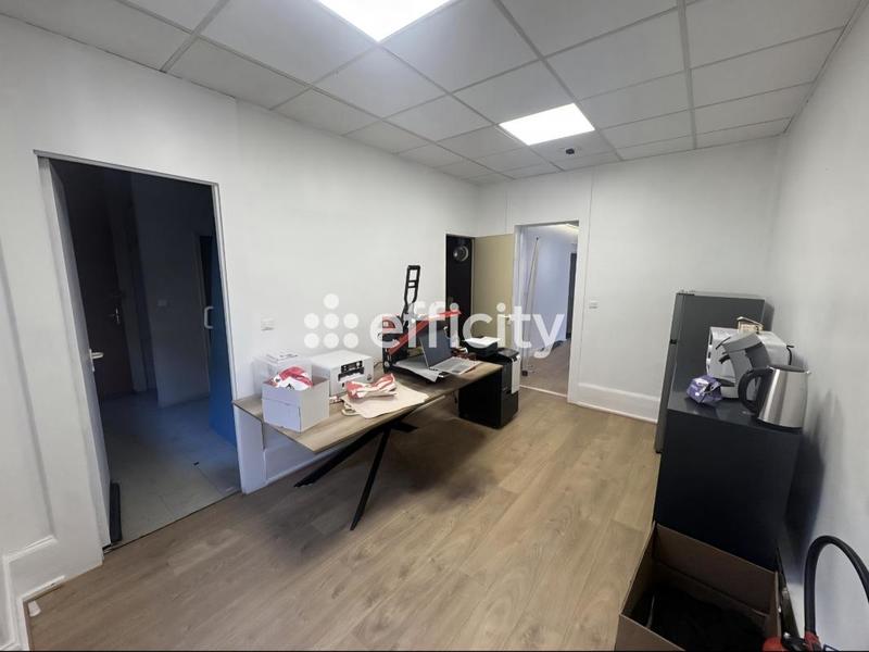 Bureau - 81 m² - 4 pièces