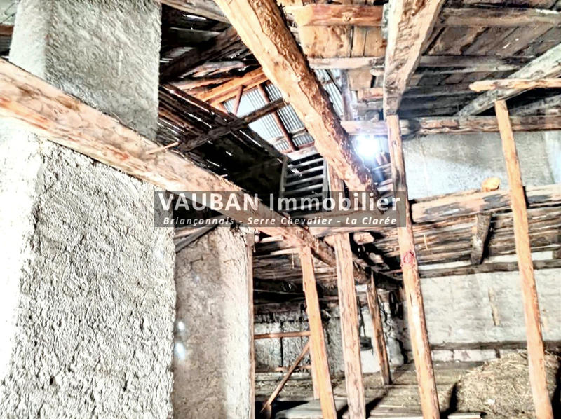 Maison - 380 m² - 3 pièces