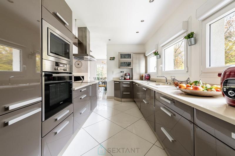 Maison - 165 m² - 7 pièces