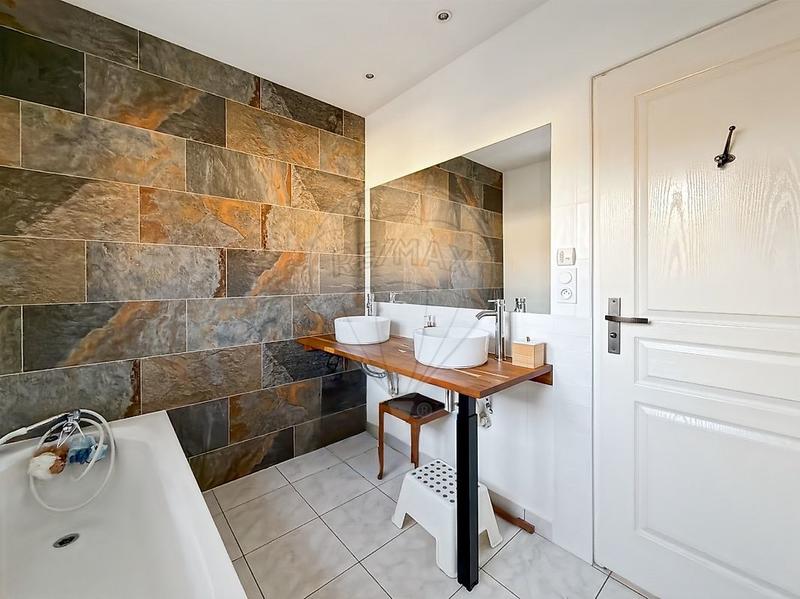 Maison - 140 m² - 5 pièces