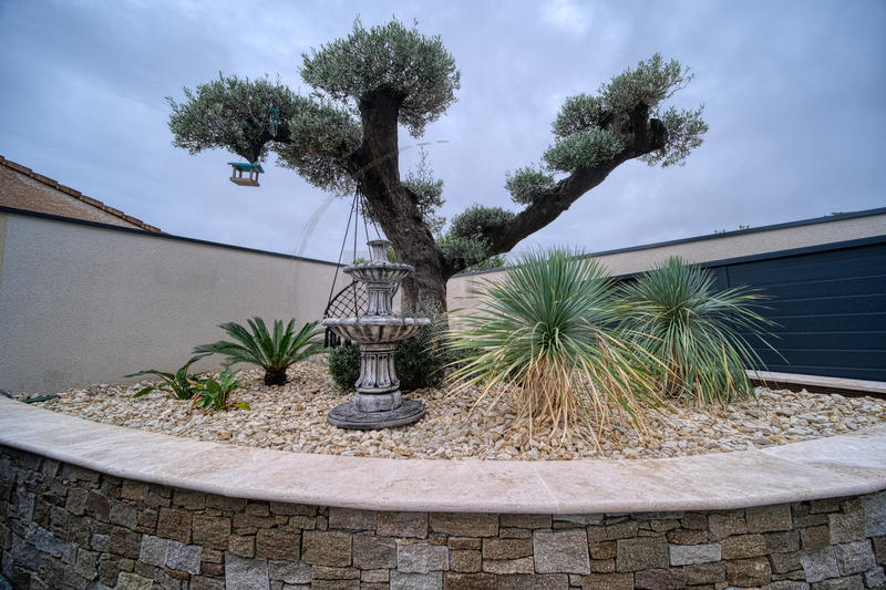 Propriété - 284 m² - 6 pièces