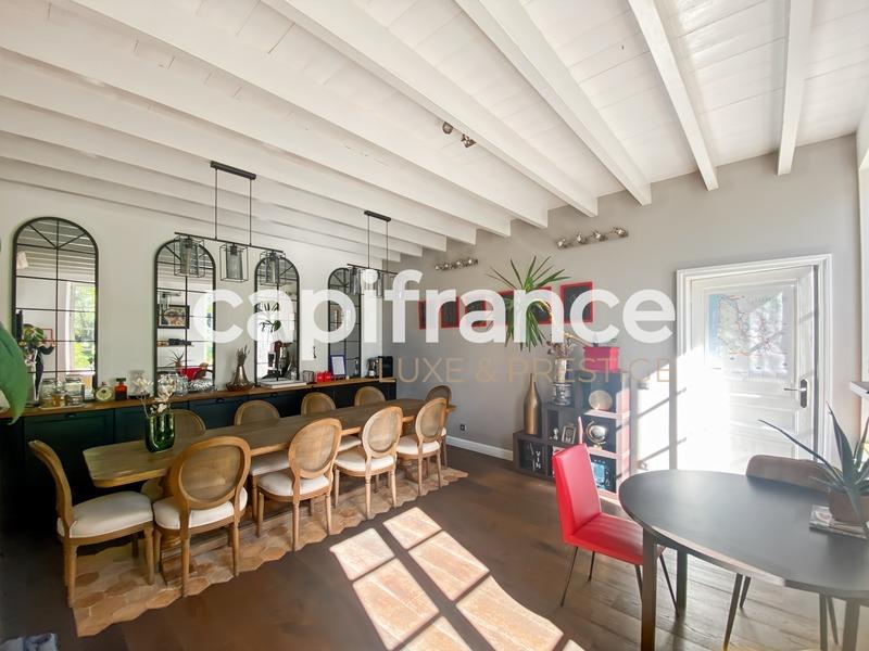 Propriété - 322 m² - 11 pièces