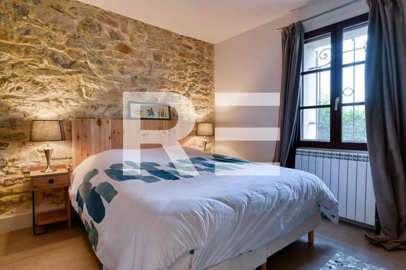 Maison - 166 m² - 6 pièces