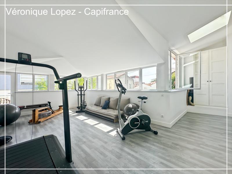 Maison - 252 m² - 10 pièces