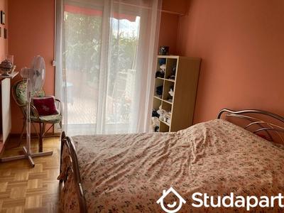 Chambre - 12 m² - 1 pièce