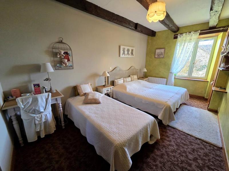 Maison - 277 m² - 9 pièces